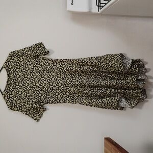 h&m | Black + Cream Asymmetrical Floral Short Sleeve Maxi Dress | Women's 4